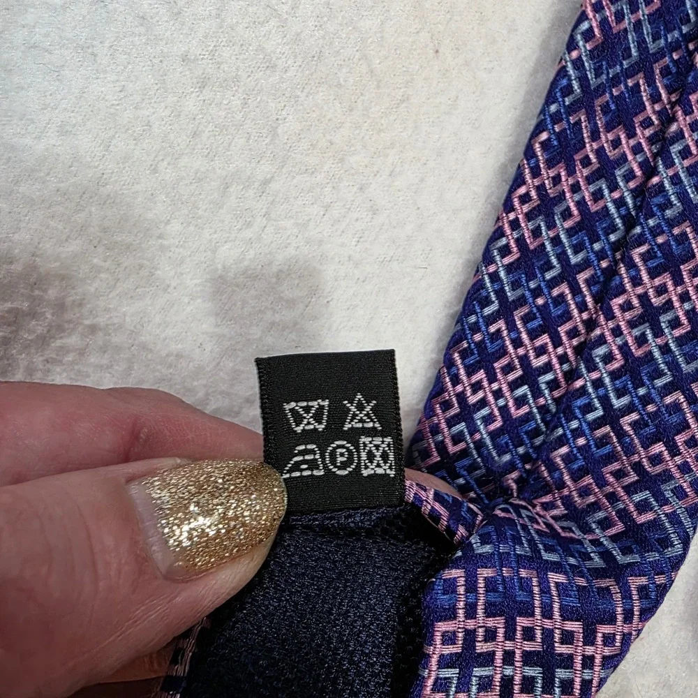 Thomas Pink Mens Purple Pink Geometric 100% Silk Necktie Made in Morocco 59x3.5